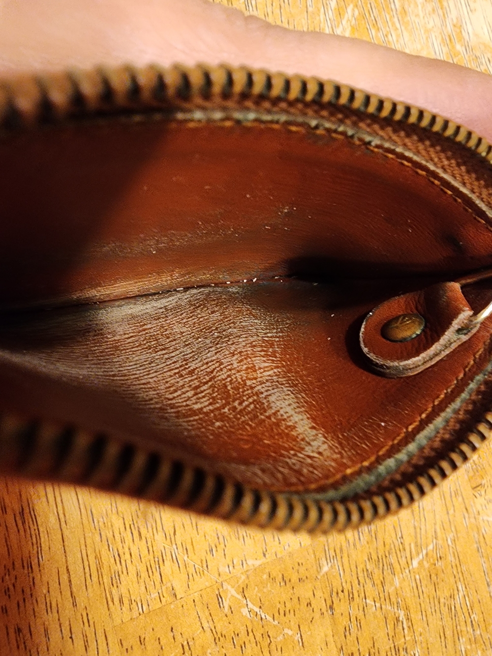 authentic Louis Vuitton Epi Leather Pochette Cles In Kenya Fawn - Picture 9 of 16